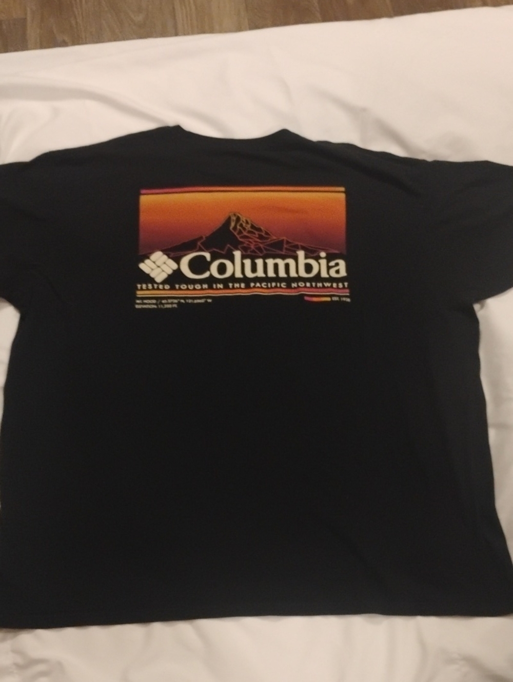 5/$15 3xl Columbia Black Short-Sleeve Tee with Orange Sunset Mountain Graphic